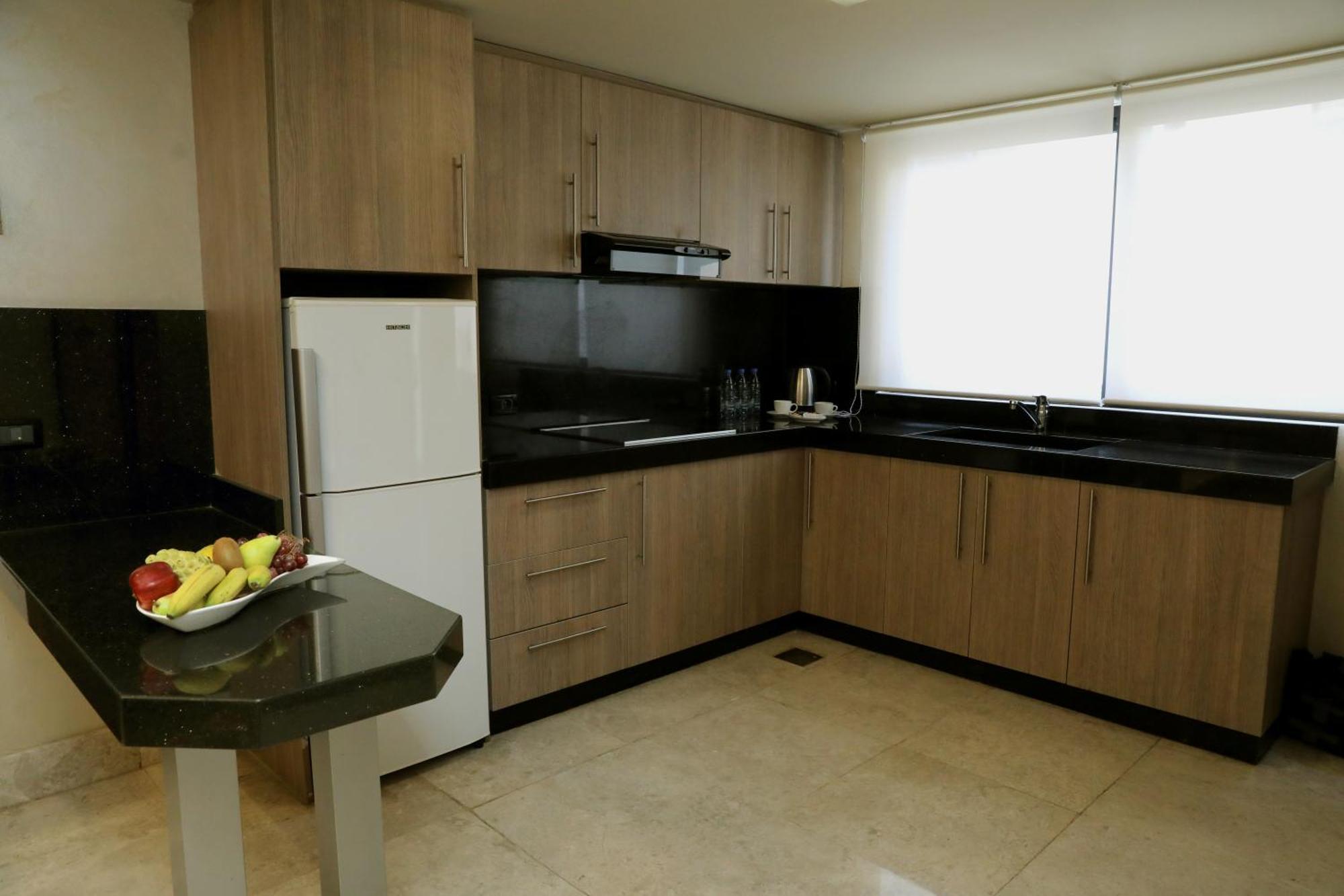 Imperial Suites Hotel Beirut Exteriör bild