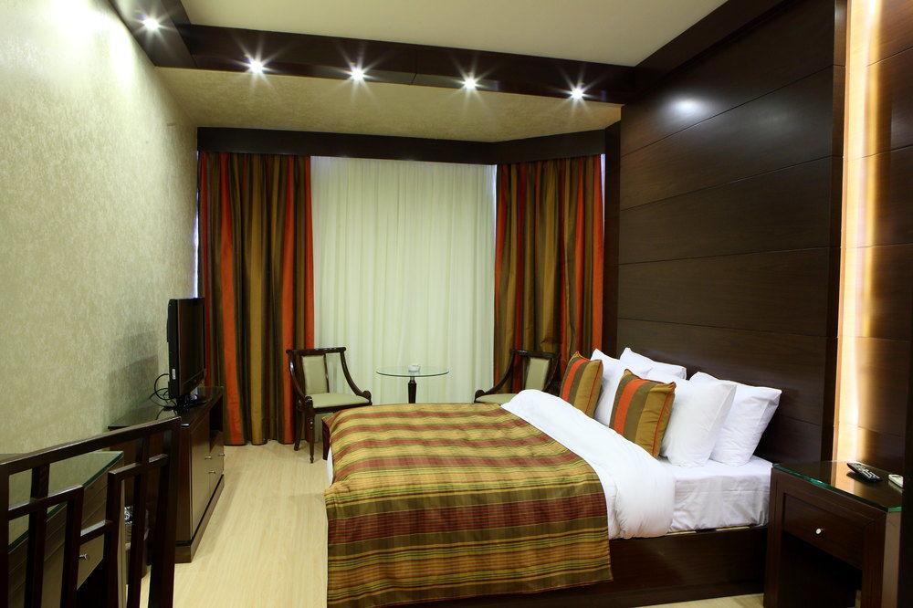 Imperial Suites Hotel Beirut Exteriör bild