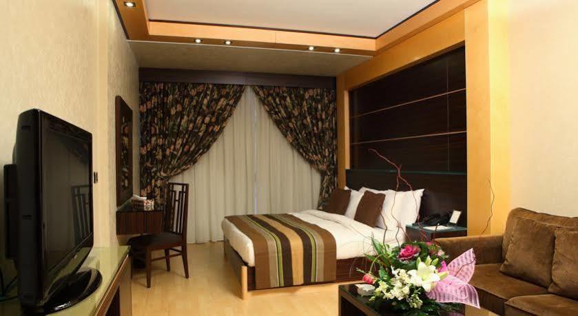 Imperial Suites Hotel Beirut Exteriör bild