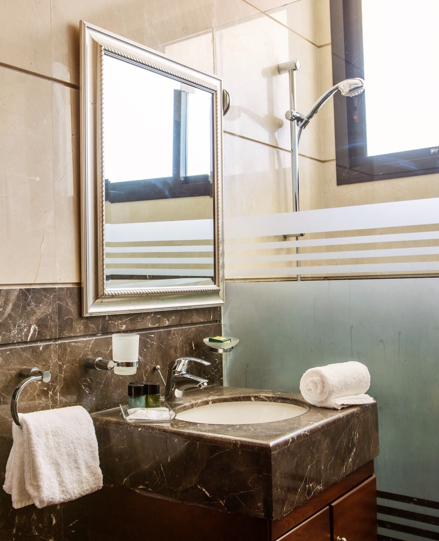 Imperial Suites Hotel Beirut Exteriör bild