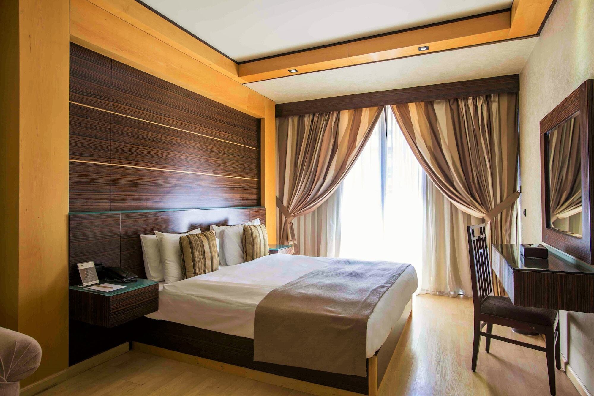 Imperial Suites Hotel Beirut Exteriör bild